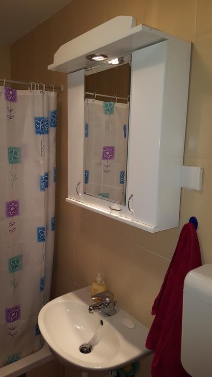 Greenfield Apartment *
